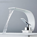 Mitigeur avec bec en cascade blanc