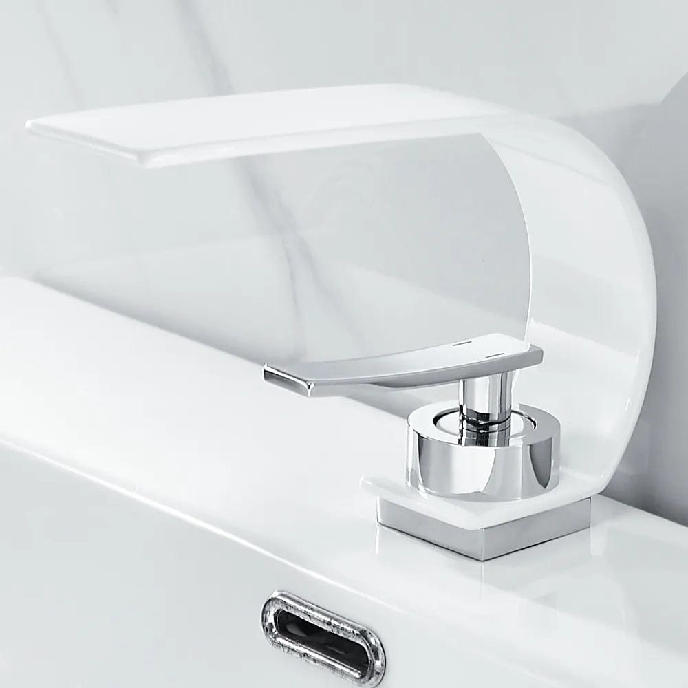 Mitigeur avec bec en cascade blanc