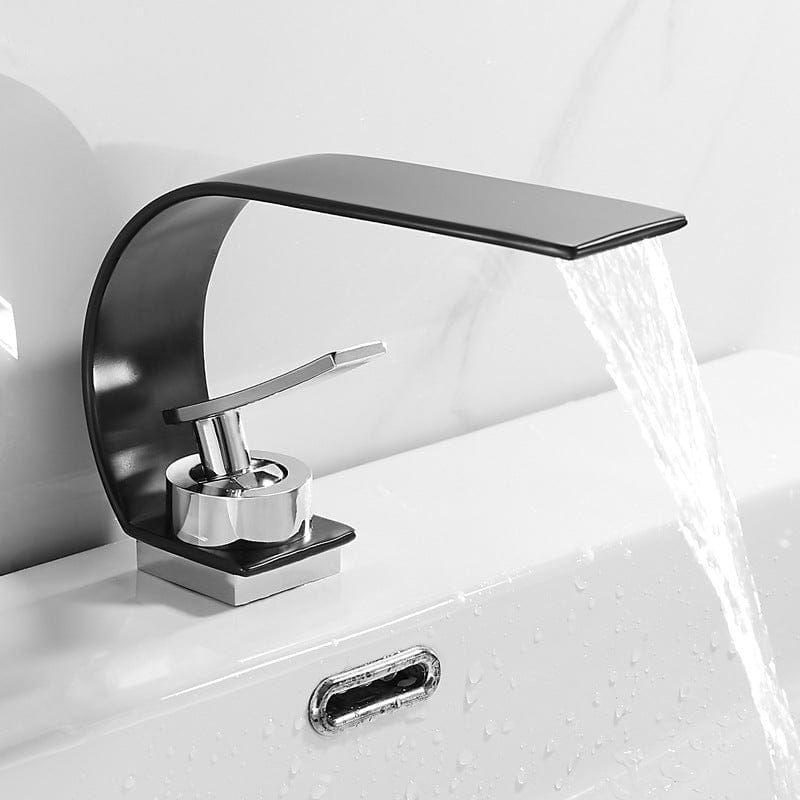 Mitigeur avec bec en cascade noir mat