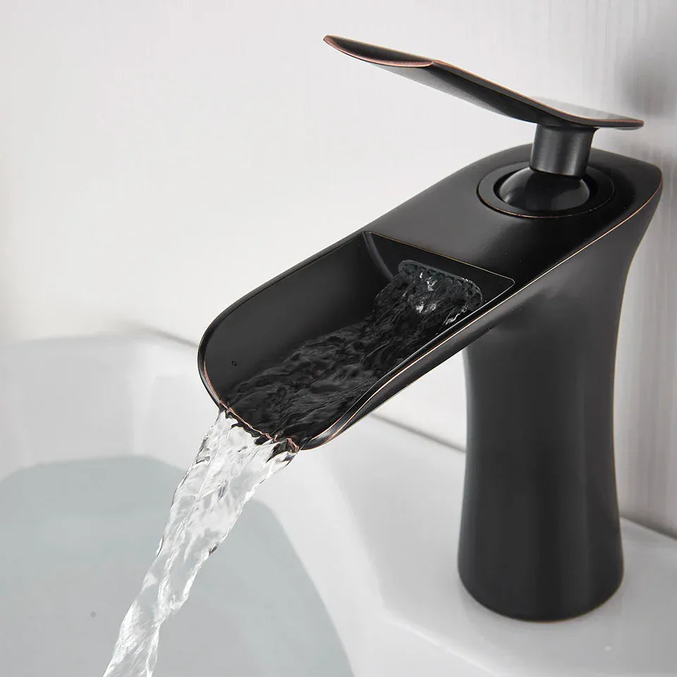 Mitigeur cascade de lavabo noir mat