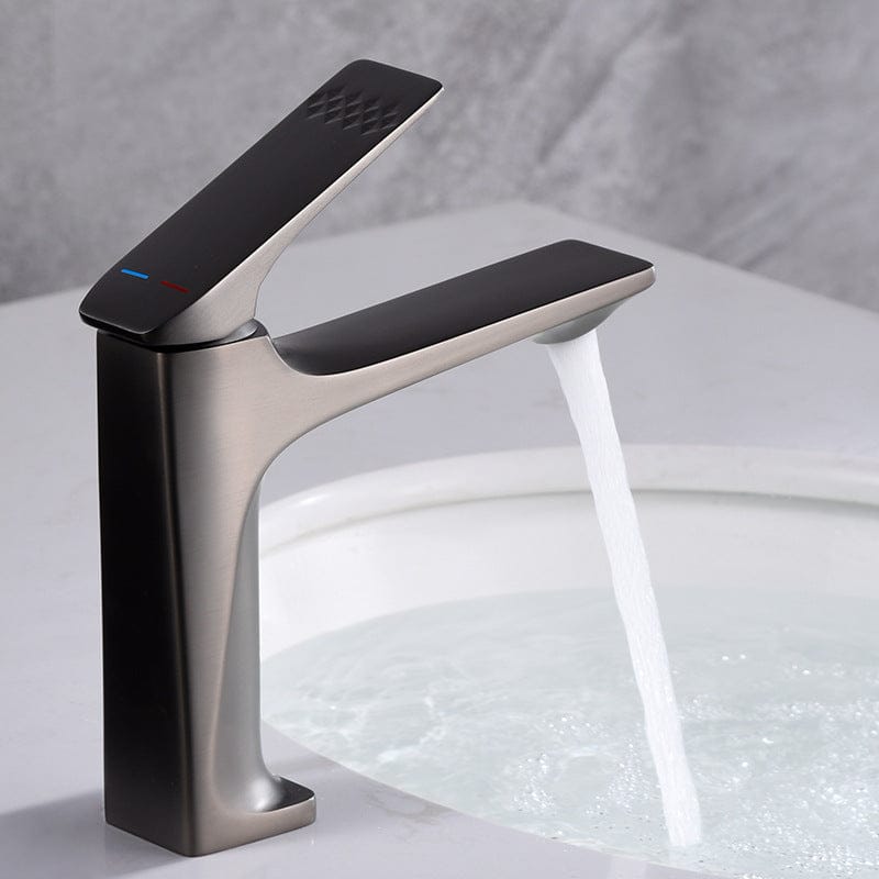 Mitigeur de salle de bain gris brossé