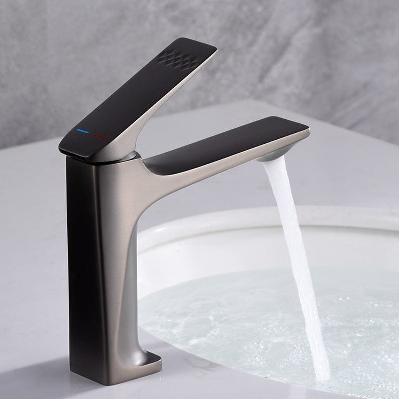 Mitigeur de salle de bain gris brossé