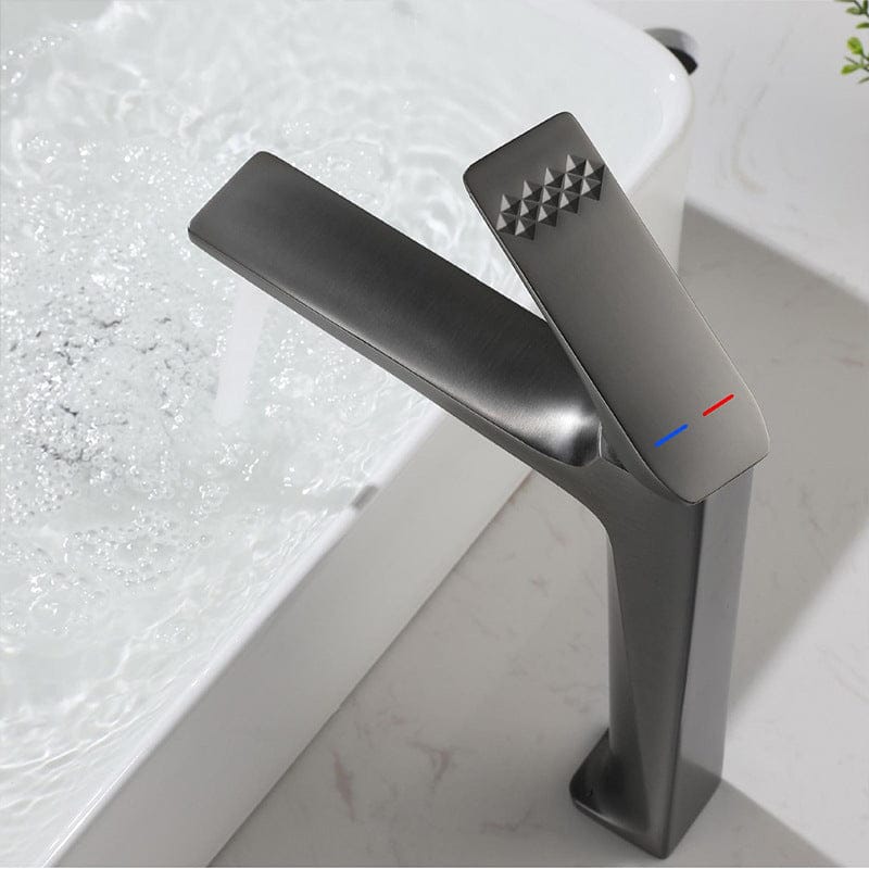Mitigeur de salle de bain gris brossé