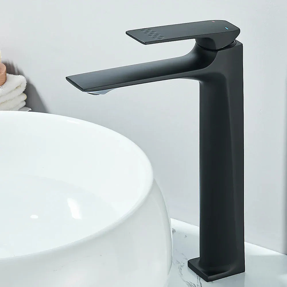 Mitigeur de salle de bain noir mat