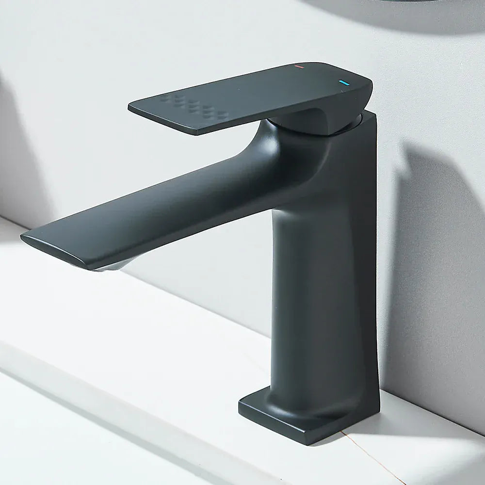 Mitigeur de salle de bain noir mat