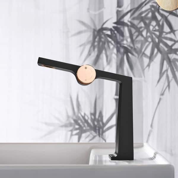 Mitigeur design pour lave main noir mat