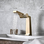 Mitigeur design pour lave main or brossé