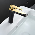 Mitigeur en or brossé noir