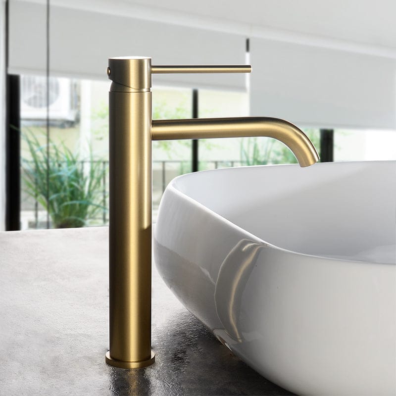 Mitigeur haut de lavabo en or brossé