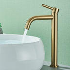 Mitigeur haut de lavabo en or brossé