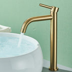 Mitigeur haut de lavabo en or brossé