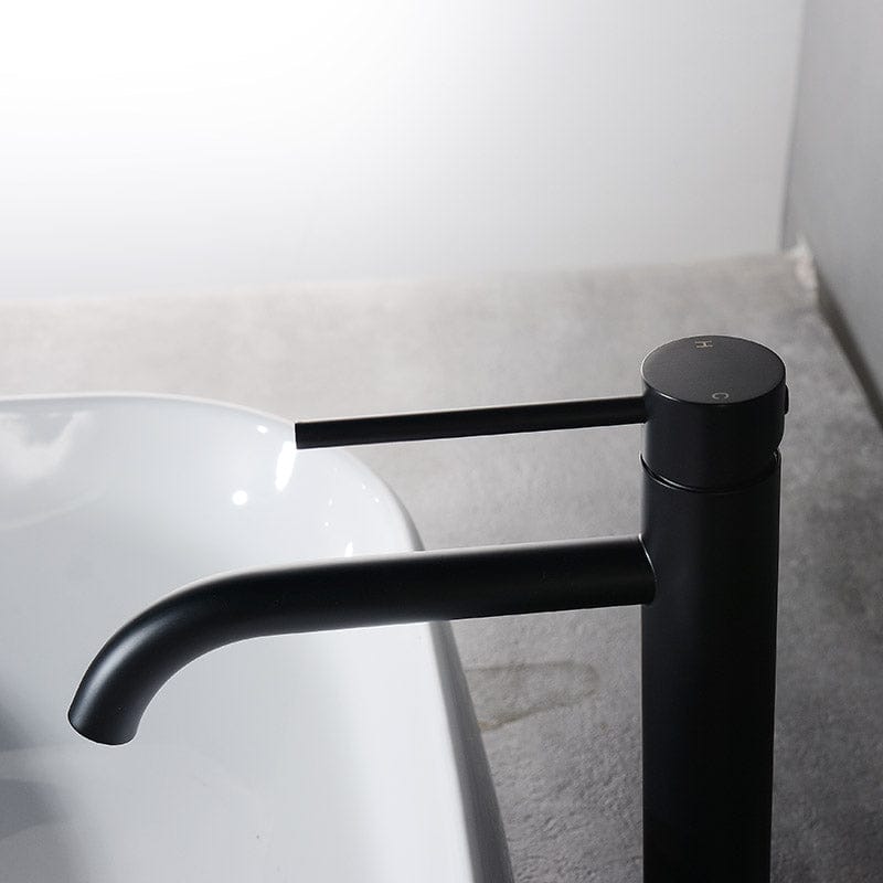 Mitigeur haut de lavabo noir mat