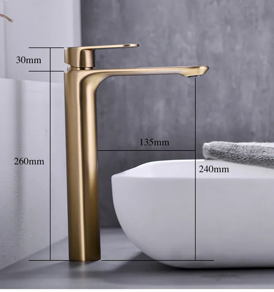 Mitigeur haut de salle de bain en or brossé