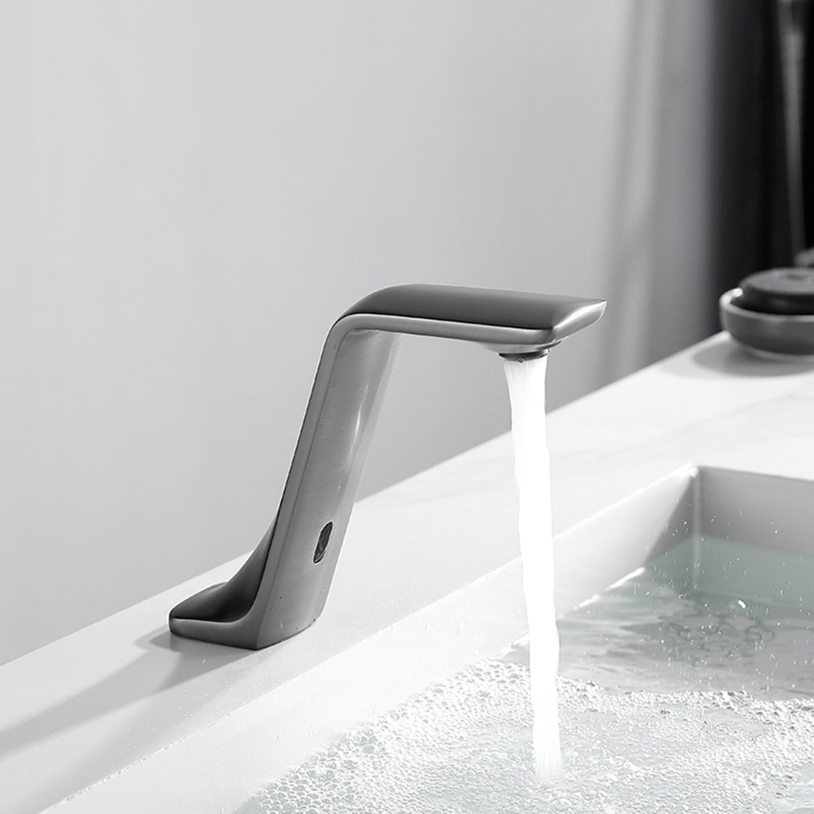 Mitigeur sans contact gris brossé