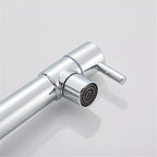 Robinet mural de cuisine chromé