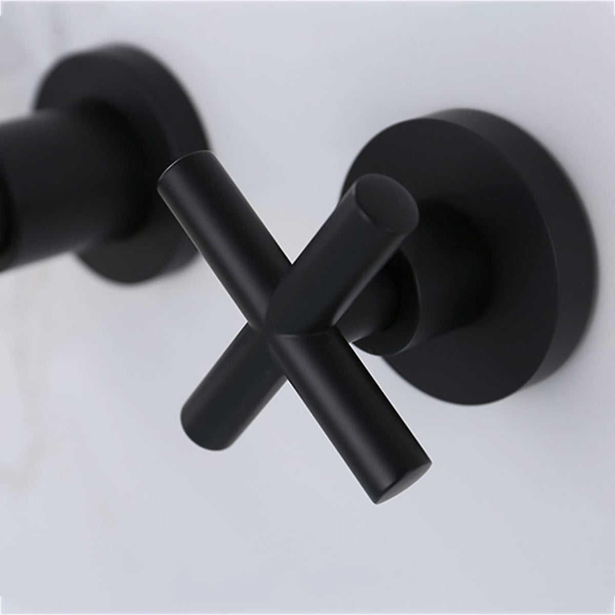 Robinet mural pour lavabo de salle de bain noir mat